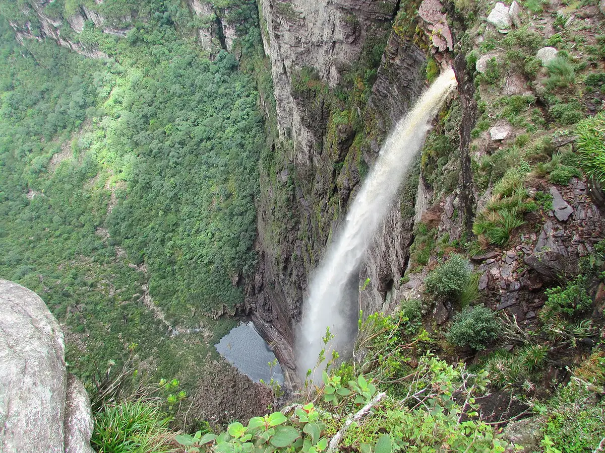 Queda da Cachoeira da Fumaça, na Chapada Diamantina