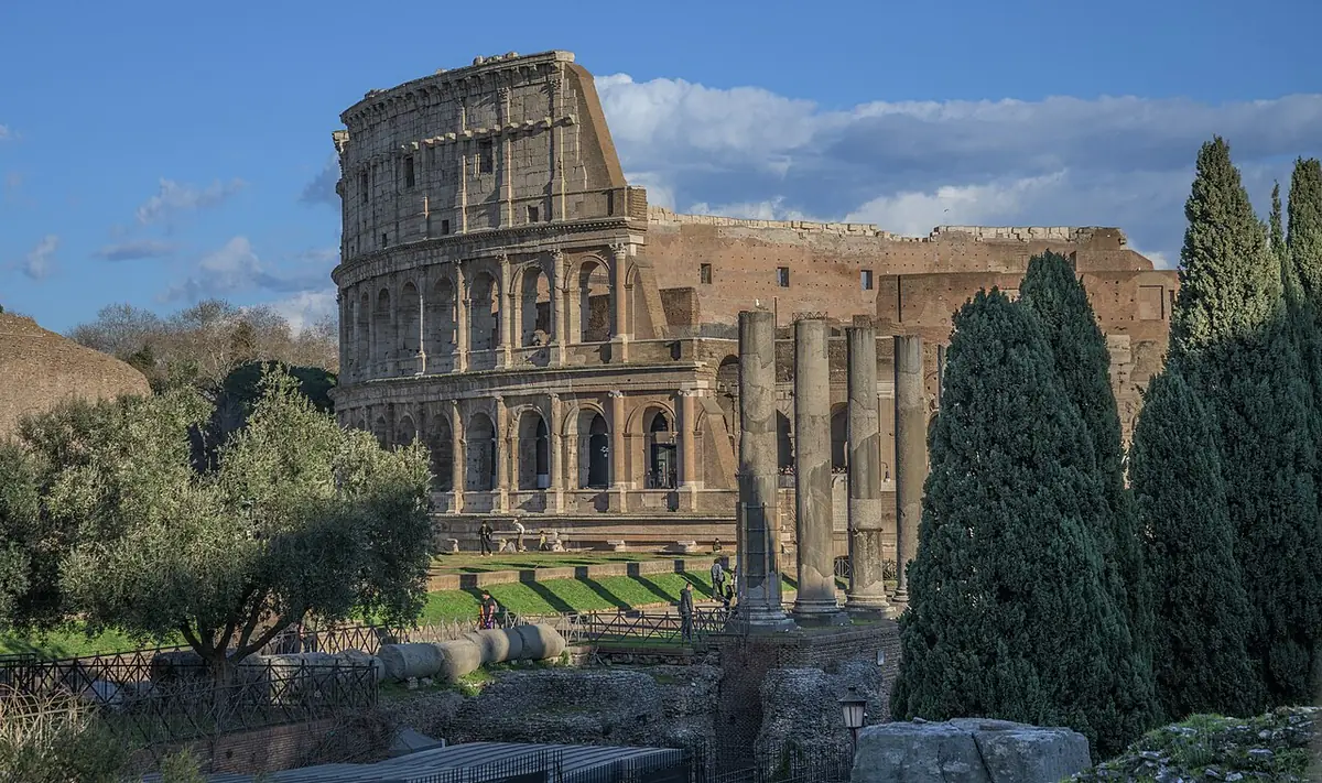 Coliseu e Fórum Romano, em Roma